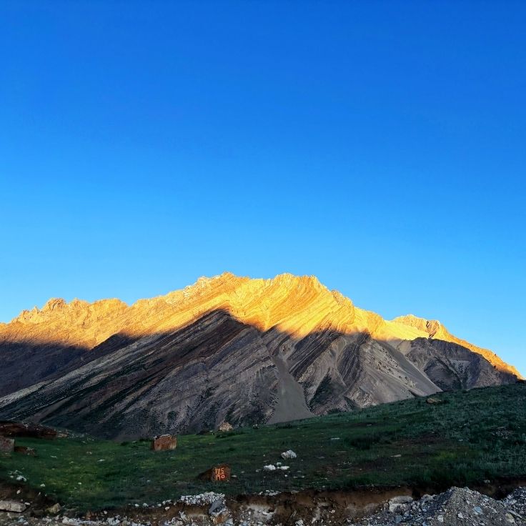 Drive through the spectacular Suru Valley